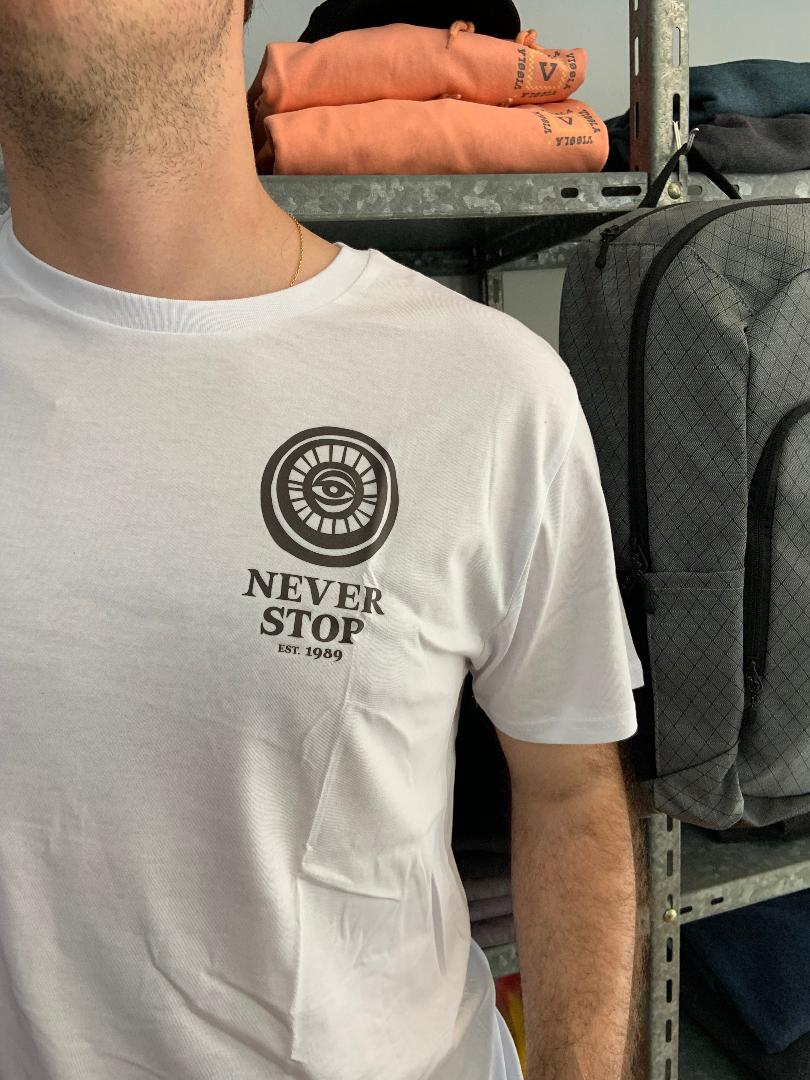 Never Stop Camiseta "1989 T-Shirt" - Blanco