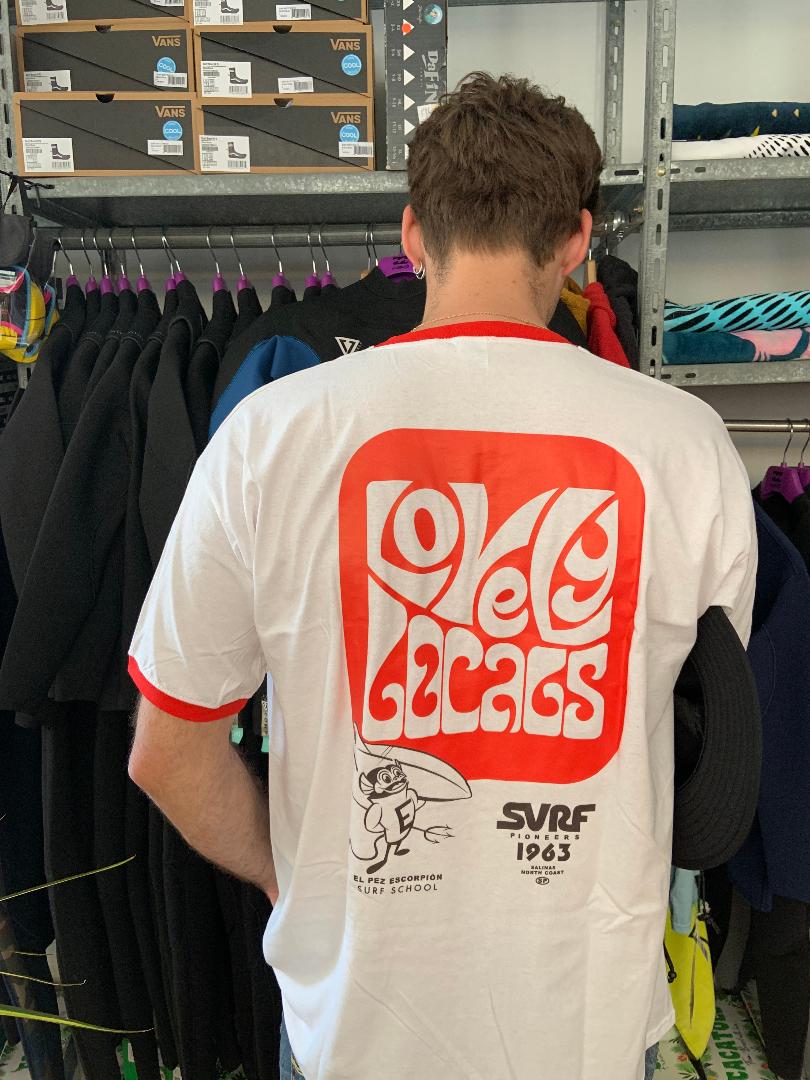 El Pez Escorpión Camiseta "Lovely Ringer" - Blanco/Rojo